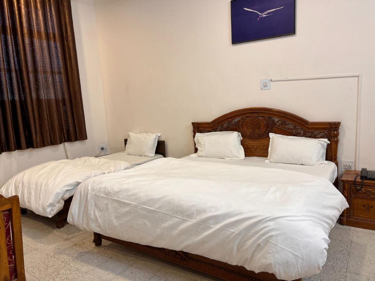 The Patel Stadium Hotel 1 Km From Bus Stand And 2 Km From Railway Station Ajmer Ngoại thất bức ảnh