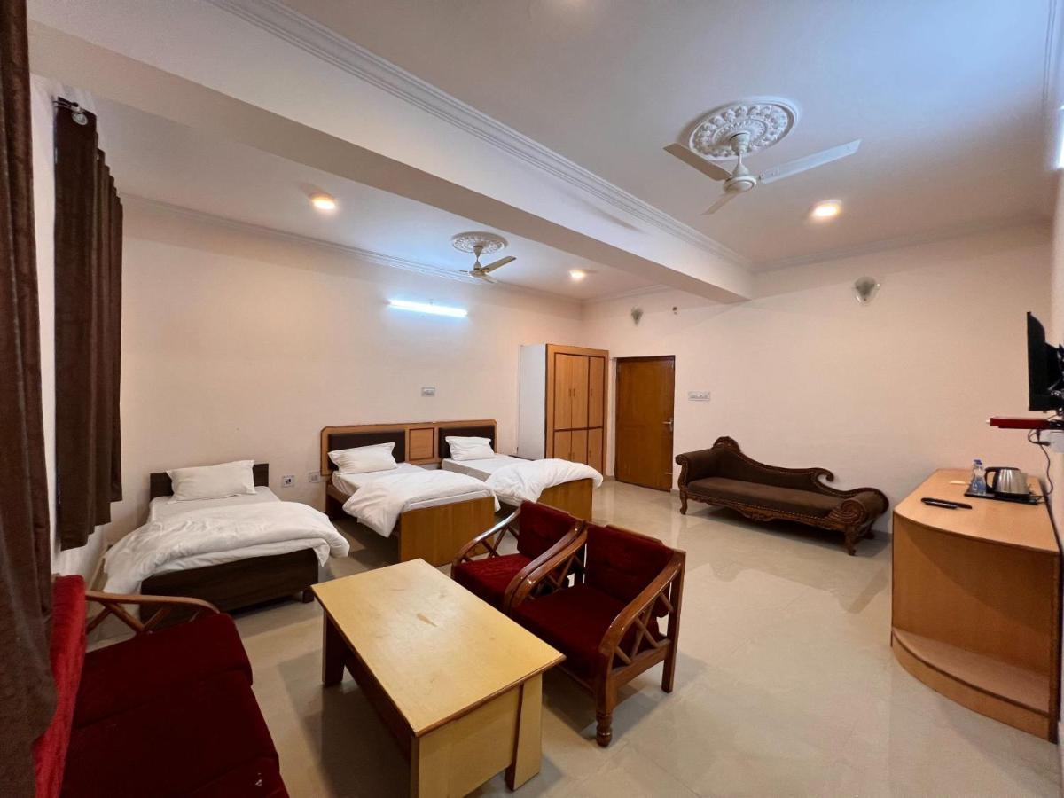 The Patel Stadium Hotel 1 Km From Bus Stand And 2 Km From Railway Station Ajmer Ngoại thất bức ảnh