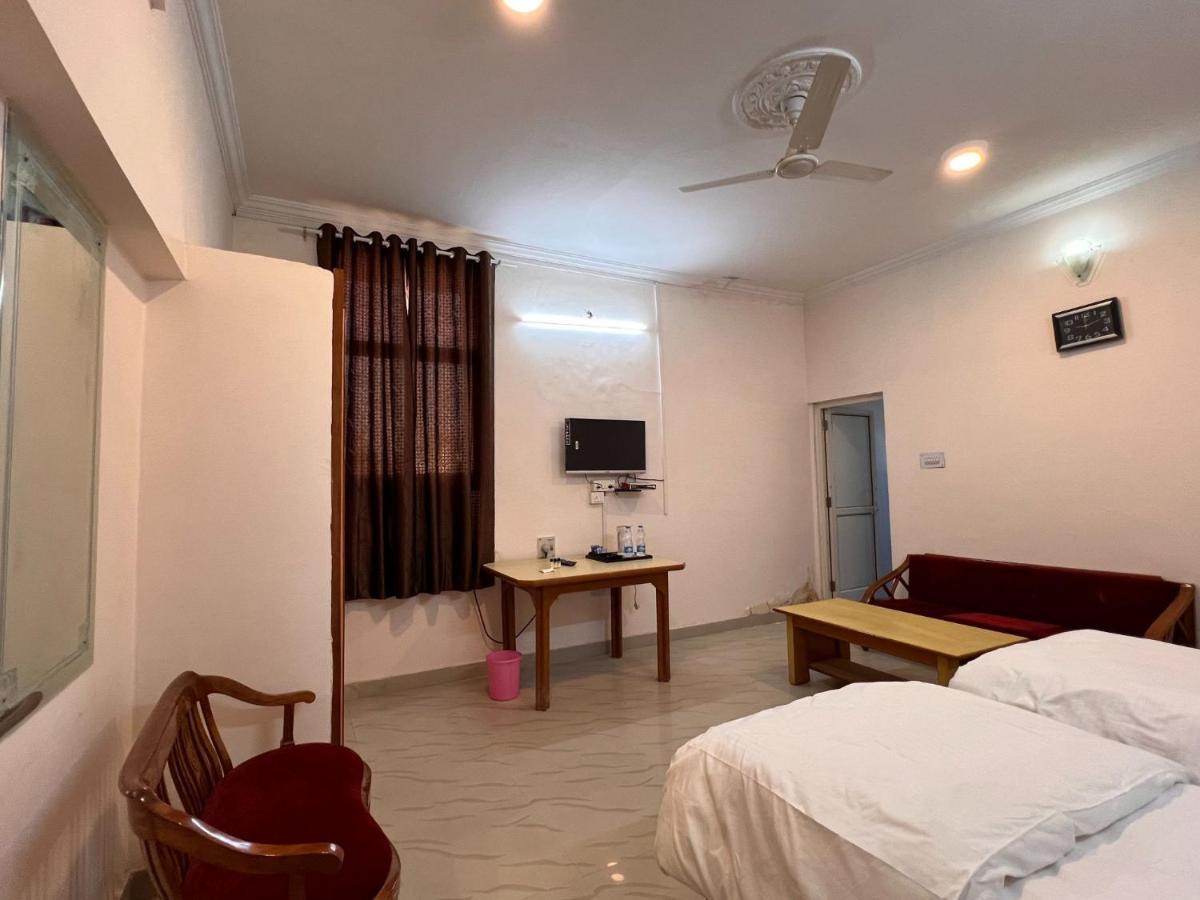 The Patel Stadium Hotel 1 Km From Bus Stand And 2 Km From Railway Station Ajmer Ngoại thất bức ảnh