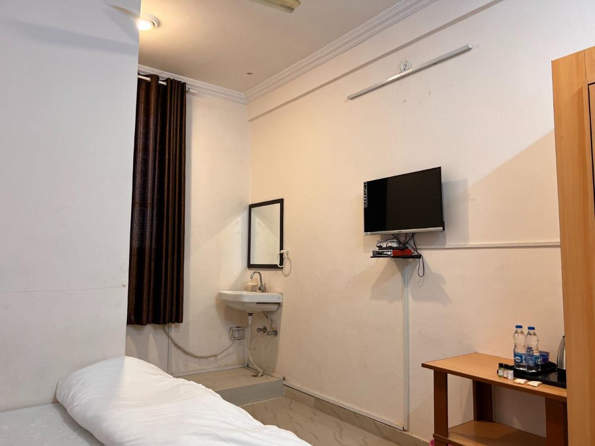 The Patel Stadium Hotel 1 Km From Bus Stand And 2 Km From Railway Station Ajmer Ngoại thất bức ảnh